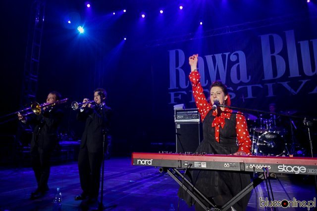 Davina &amp; The Vagabonds (8)